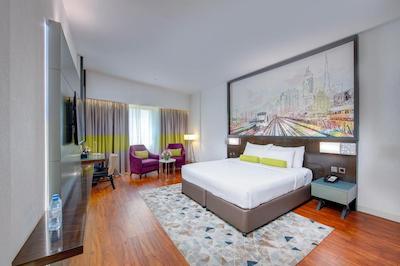 هوارد جانسون پلازا بای ویدهام