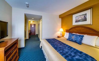 مونته کارلو این تورنتو مارخام سوئیتس