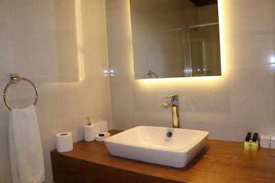 تریادا بوتیک اند رزیدنس