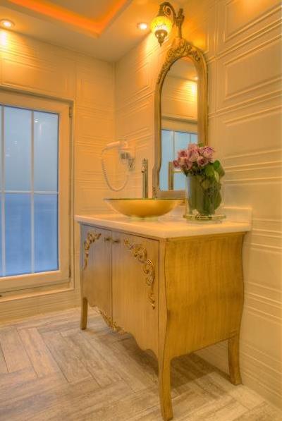 آرت دکو اچ‌ تی دیزاین سوئیت