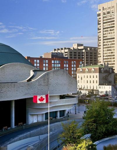 فور پوینت بائ‌ شرایتون کنفرانس سنتر گتینیو