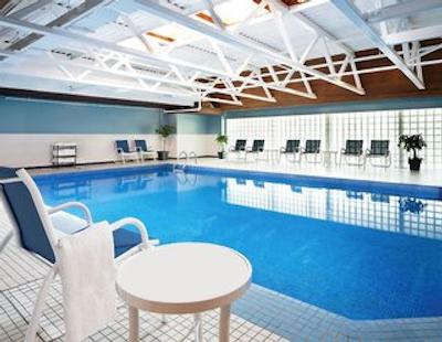 فور پوینت بائ‌ شرایتون کنفرانس سنتر گتینیو