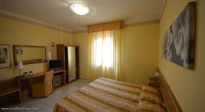 یونیورسیتی