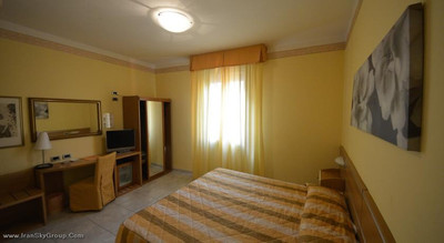 یونیورسیتی