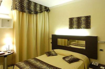 یونیورسیتی