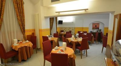 یونیورسیتی