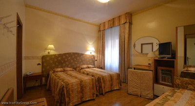 یونیورسیتی