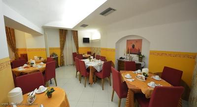 یونیورسیتی