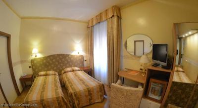 یونیورسیتی