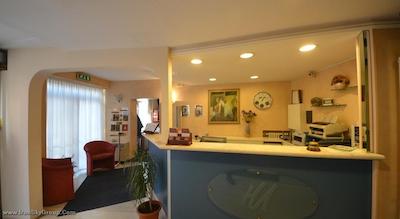 یونیورسیتی