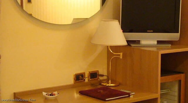 یونیورسیتی