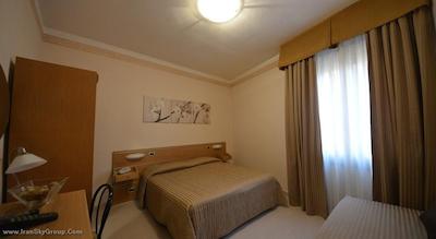 یونیورسیتی