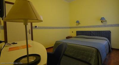 یونیورسیتی