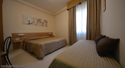 یونیورسیتی