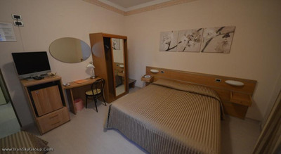 یونیورسیتی