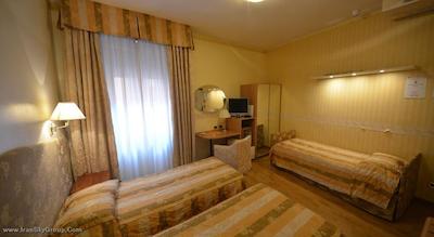 یونیورسیتی