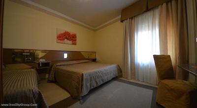 یونیورسیتی