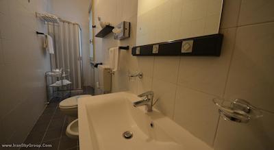 یونیورسیتی