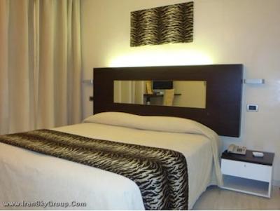 یونیورسیتی