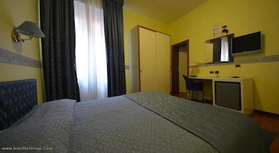 یونیورسیتی