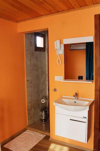 چیرز میدتاون هاستل