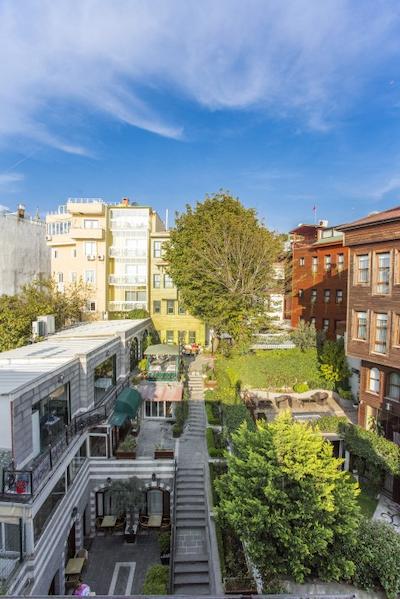 گاردن هاوس استانبول