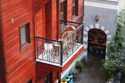 گاردن هاوس استانبول