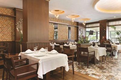 رامادا هتل اند سوئیت استانبول آتاکوی