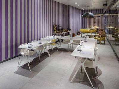 دمیرورن استقلال پالاس