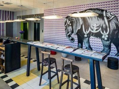 دمیرورن استقلال پالاس