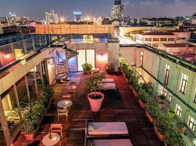 دمیرورن استقلال پالاس