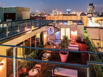 دمیرورن استقلال پالاس