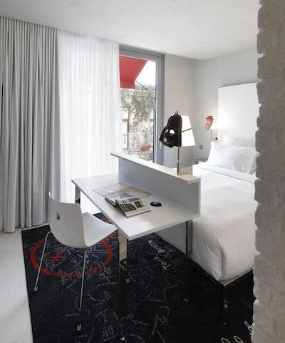 دمیرورن استقلال پالاس