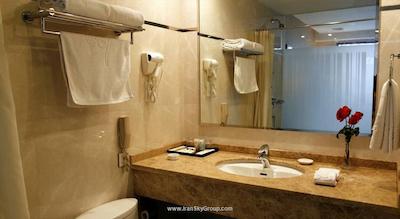 جینگ تی لونگ اینترنشنال هتل