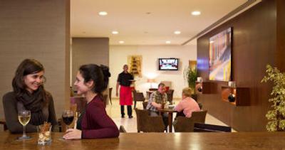 اچ ‌اف فنیکس آربن