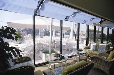 وی ‌آی ‌پی اکزکیوتیو ادن اپارت هتل