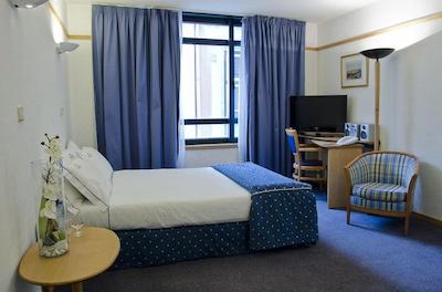 وی ‌آی ‌پی اکزکیوتیو ادن اپارت هتل