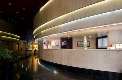 وی ‌آی ‌پی اکزکیوتیو ادن اپارت هتل