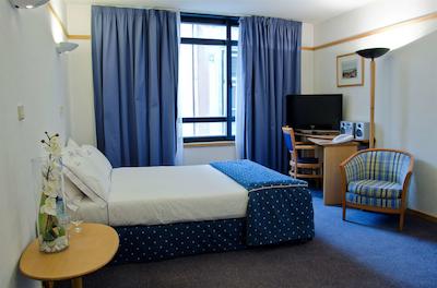 وی ‌آی ‌پی اکزکیوتیو ادن اپارت هتل