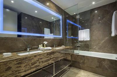 هیلتون گاردن این استانبول اتاتورک ایرپرت