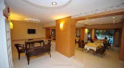 سوئیت لاگونا اتل