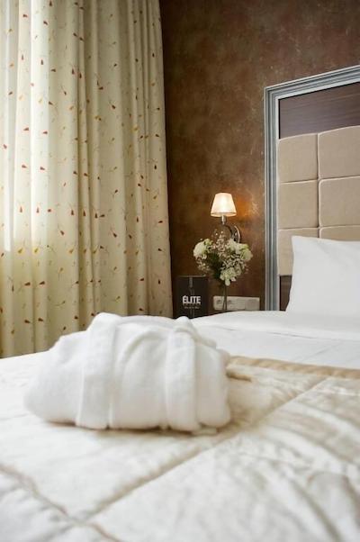 الیت هتل دراگوس