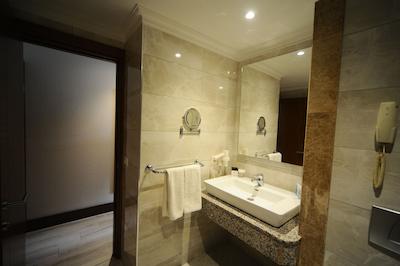 الیت هتل دراگوس