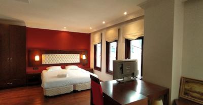 مانگانا کناک هتل