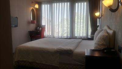 مانگانا کناک هتل