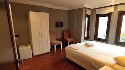 مانگانا کناک هتل