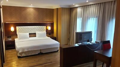 مانگانا کناک هتل