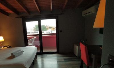 مانگانا کناک هتل