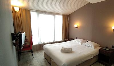 مانگانا کناک هتل