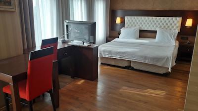 مانگانا کناک هتل